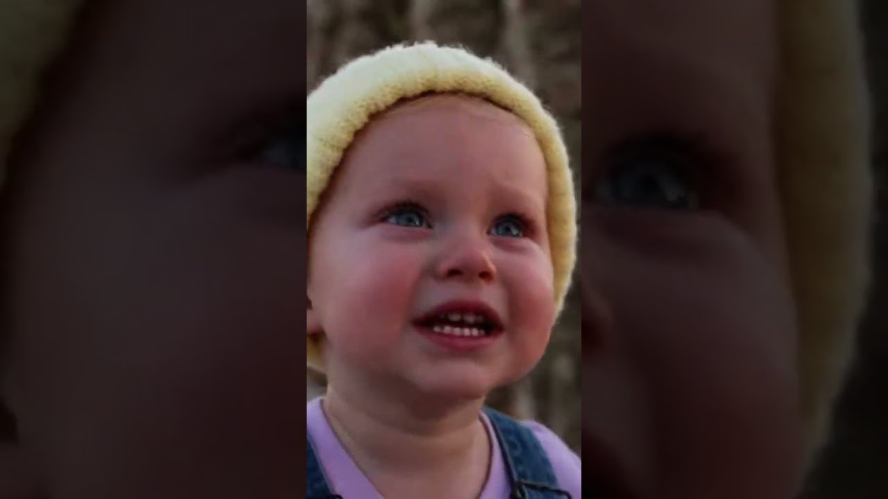 &ldquo;Heartwarming Military Homecoming: Toddler Finds Her Daddy 💖🇺🇸&rdquo;#MilitaryHomecoming #DaddyAndMe
