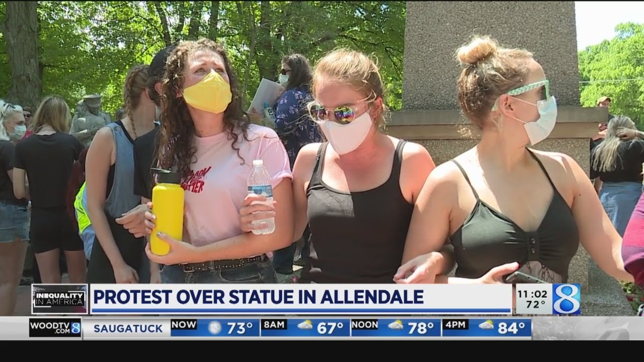 Protesters demand Confederate statue to be removed