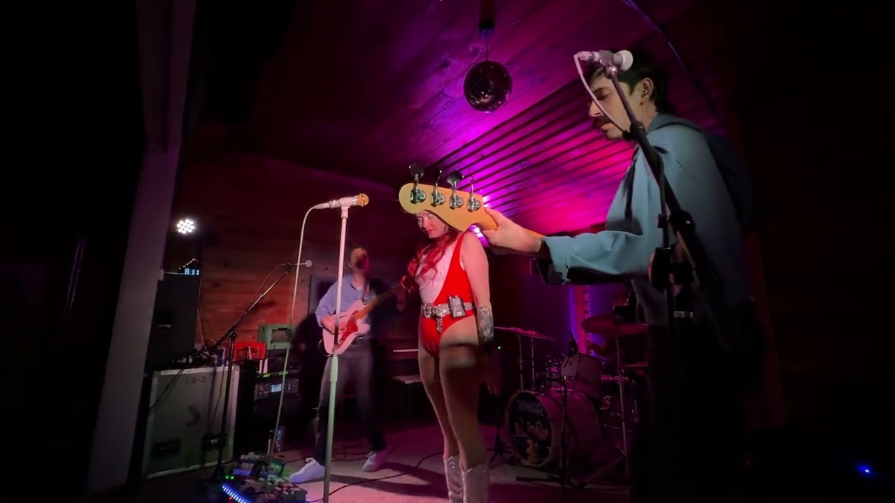Glitterfox live in Trout Lake Passenger 2.7.26
