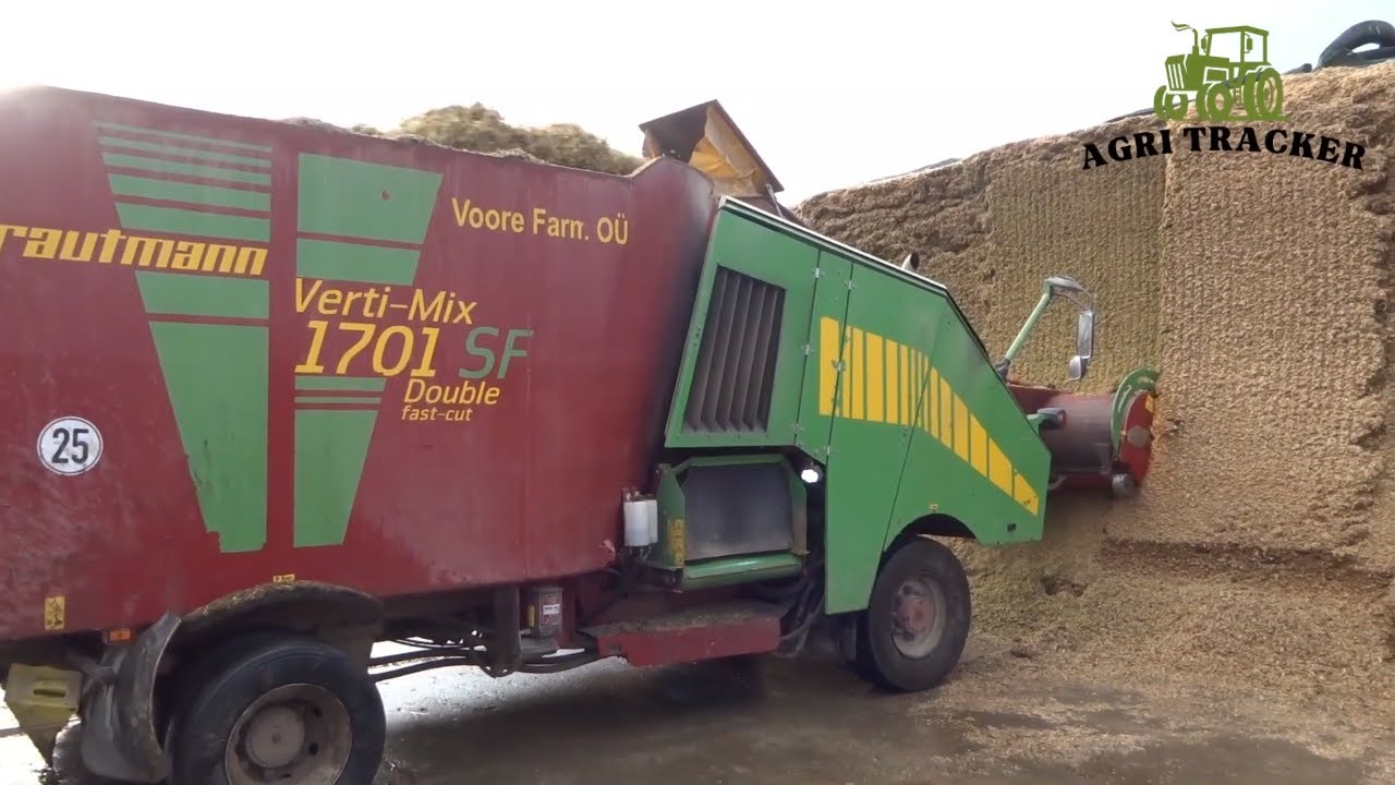 Fast and Mean Feeding Machine | Strautmann feed mixer
