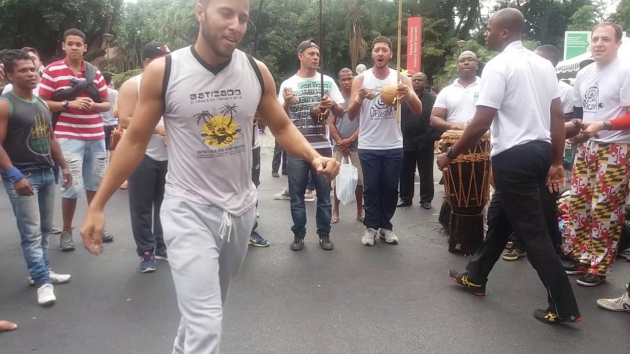 Grupo Oficina da Capoeira - Roda na Feira BH
