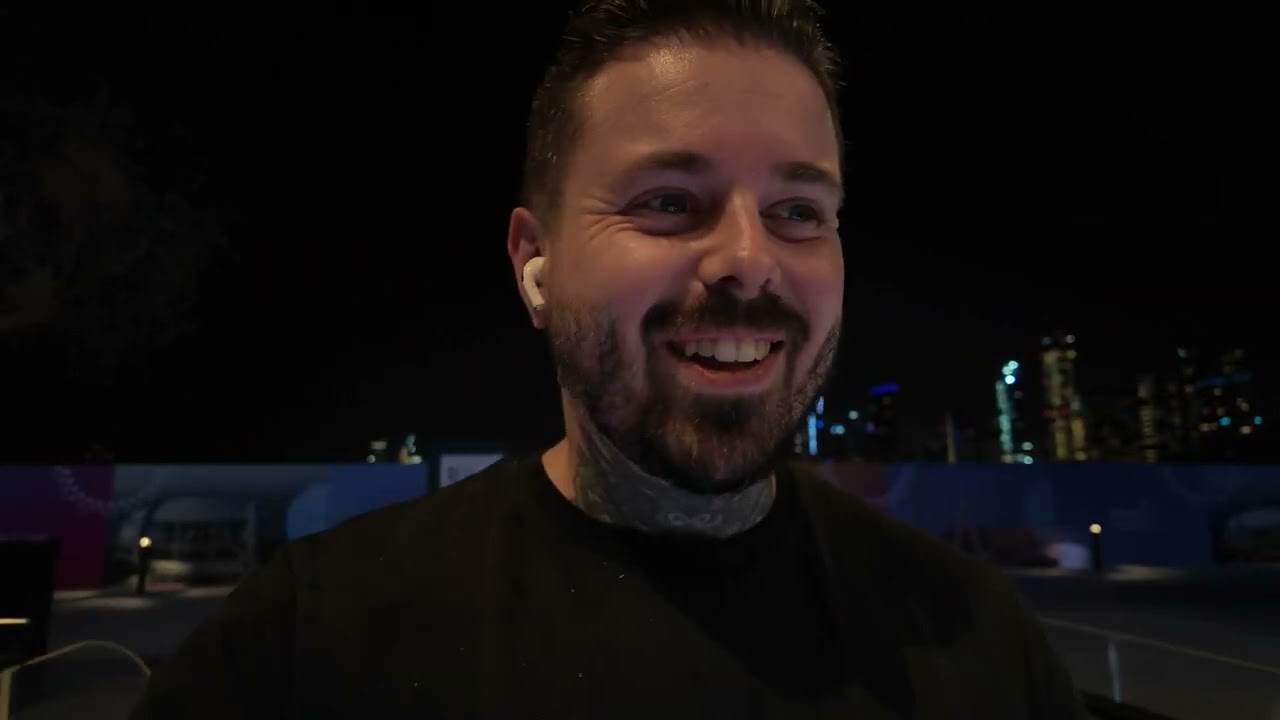 Explorando Dubai: lujo, drones y McDonals review | VLOGCAST #029