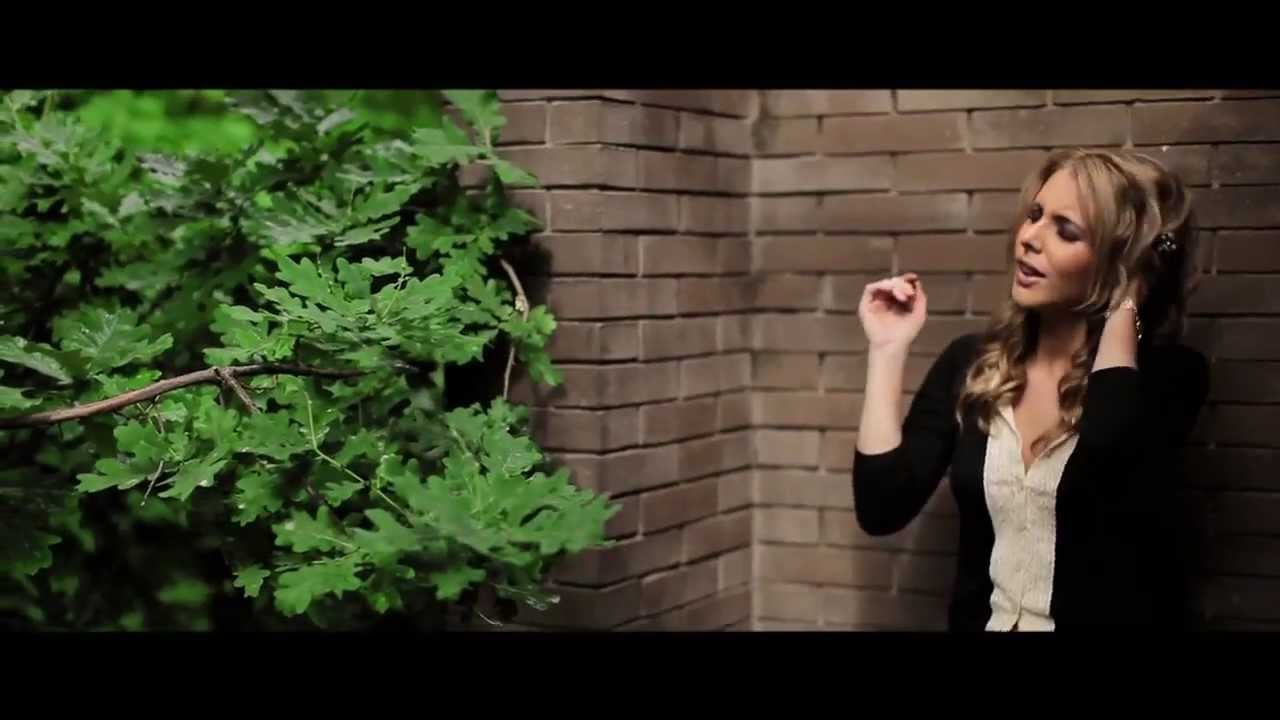 Nicol&aacute;s Mayorca Ft. Nicole Natalino - Un Secreto Entre Los Dos (Video Oficial)