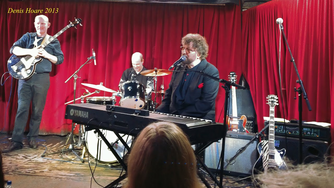 Chas Hodges - Bye Bye Johnny (Live in London 2013)