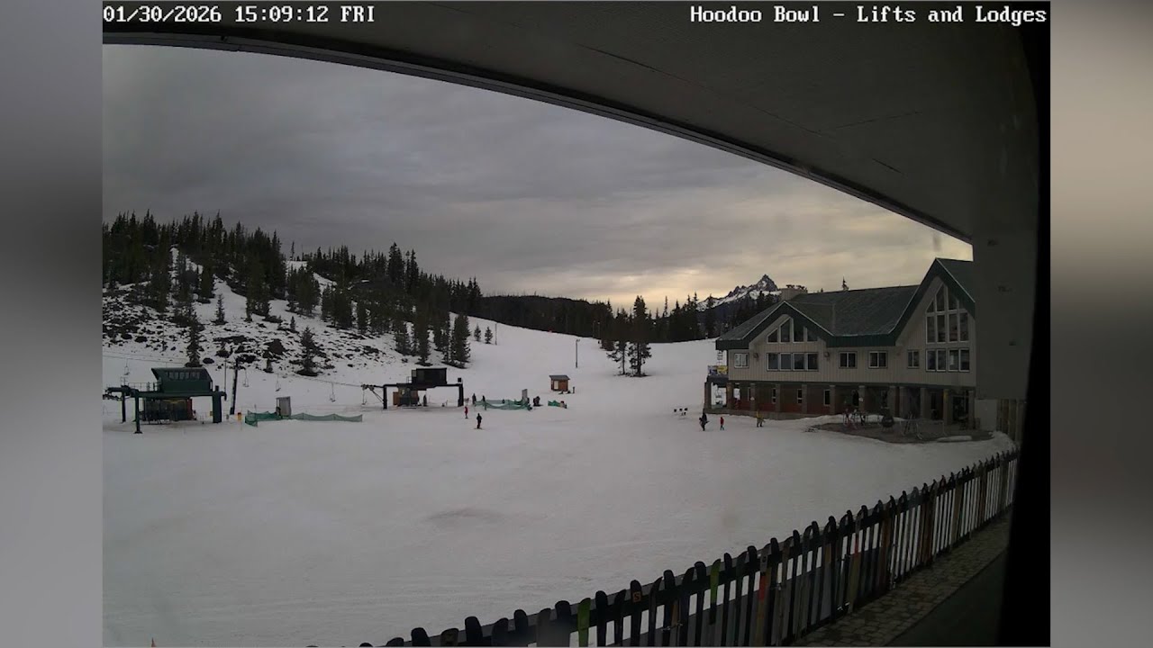 Central Oregon ski resorts struggle as rain and thin snowpack threaten season