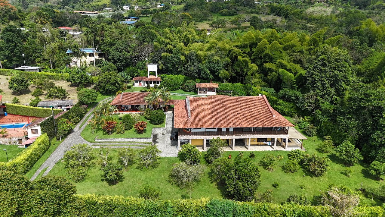 Finca en venta en Santa Elena 🍃 5.092 M2 con un clima y vista de ensueño #fincaraiz #ventadecasas 