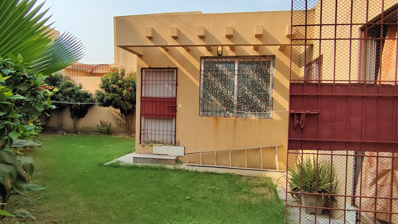 380 Sq. Yard Single Storey Corner Villa With Huge Extra Land | For Sale