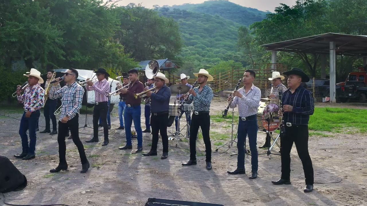 El Navegante - Banda La Máxima Escuela (En Vivo)