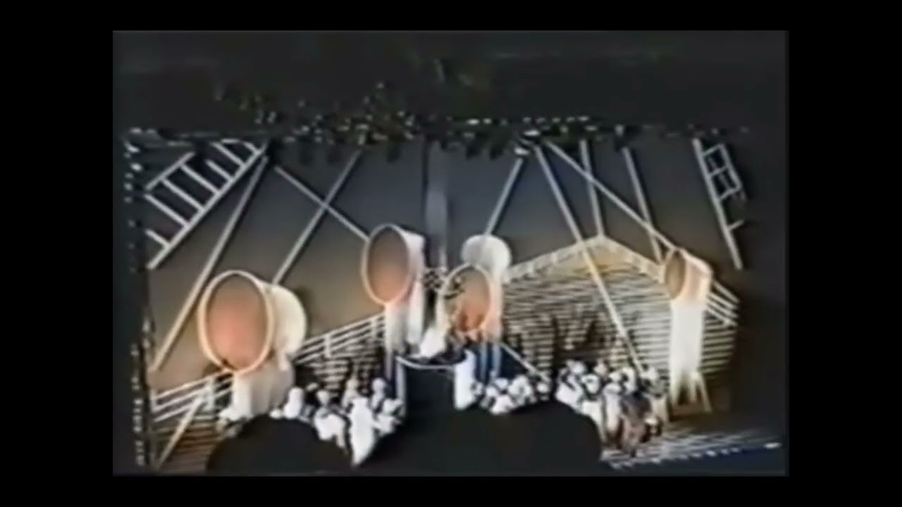 Titanic musical iceberg 