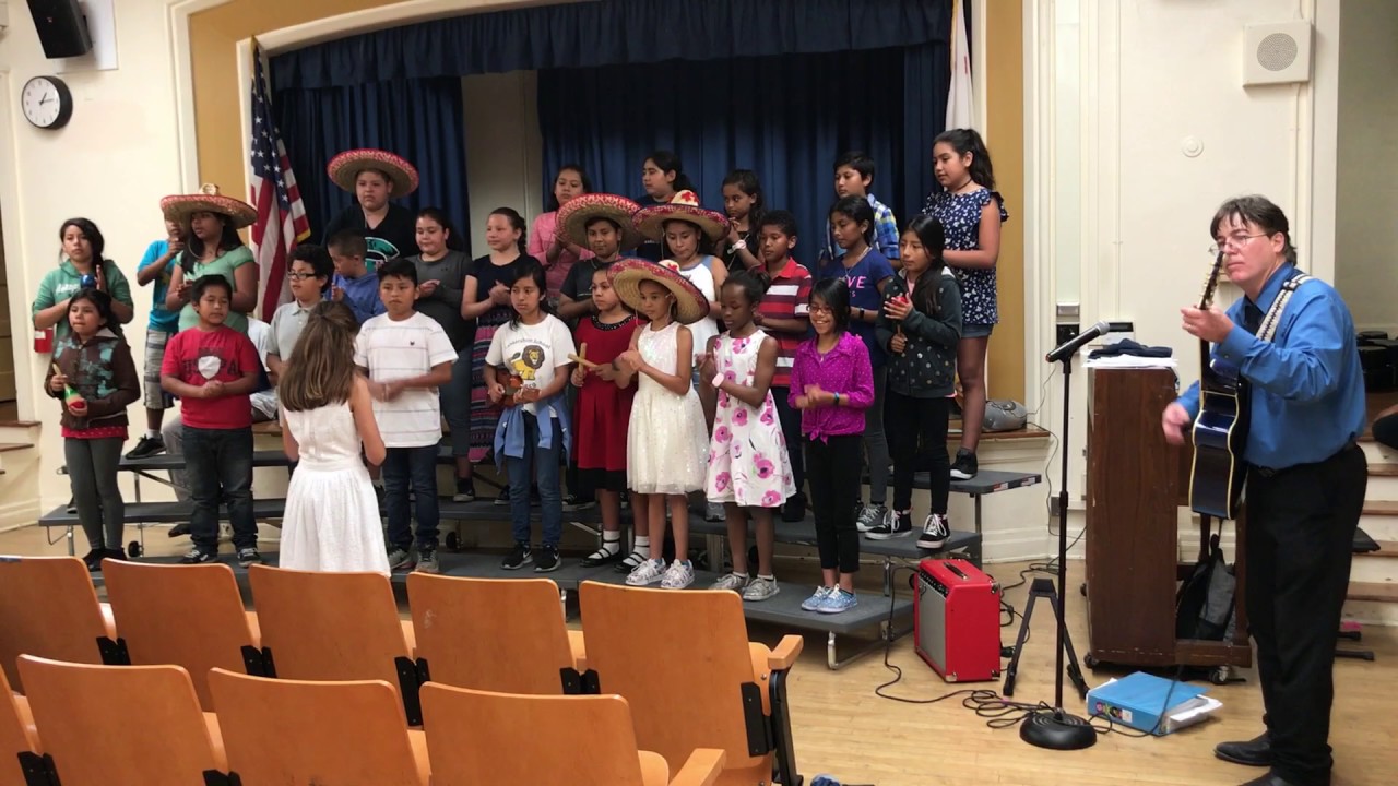 2017 Lankershim Chorus sings 