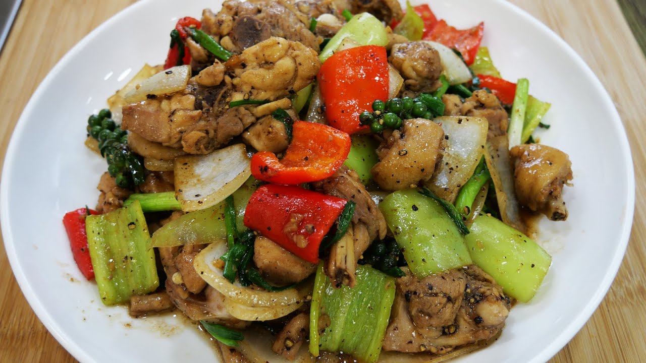 ไก่ผัดพริกไทยดำทำง่ายๆ หอมอร่อย