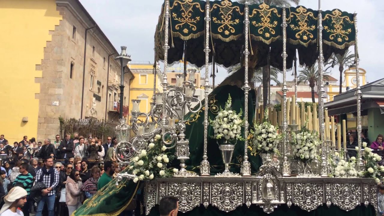 Virgen de la Esperanza. Revirá Plaza España. Cofradía Ferroviaria. Semana Santa Mérida 2016.