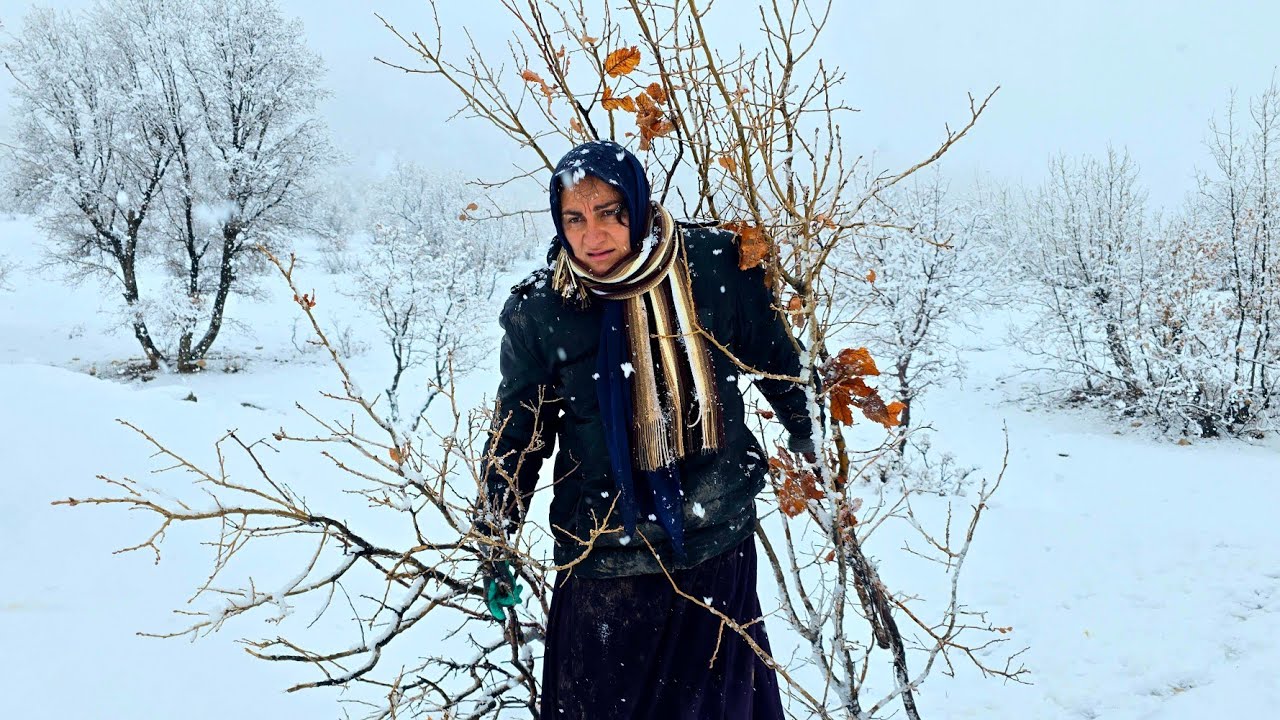 Бездомная женщина при температуре -10°C: захватывающие дух моменты под мостом❄️