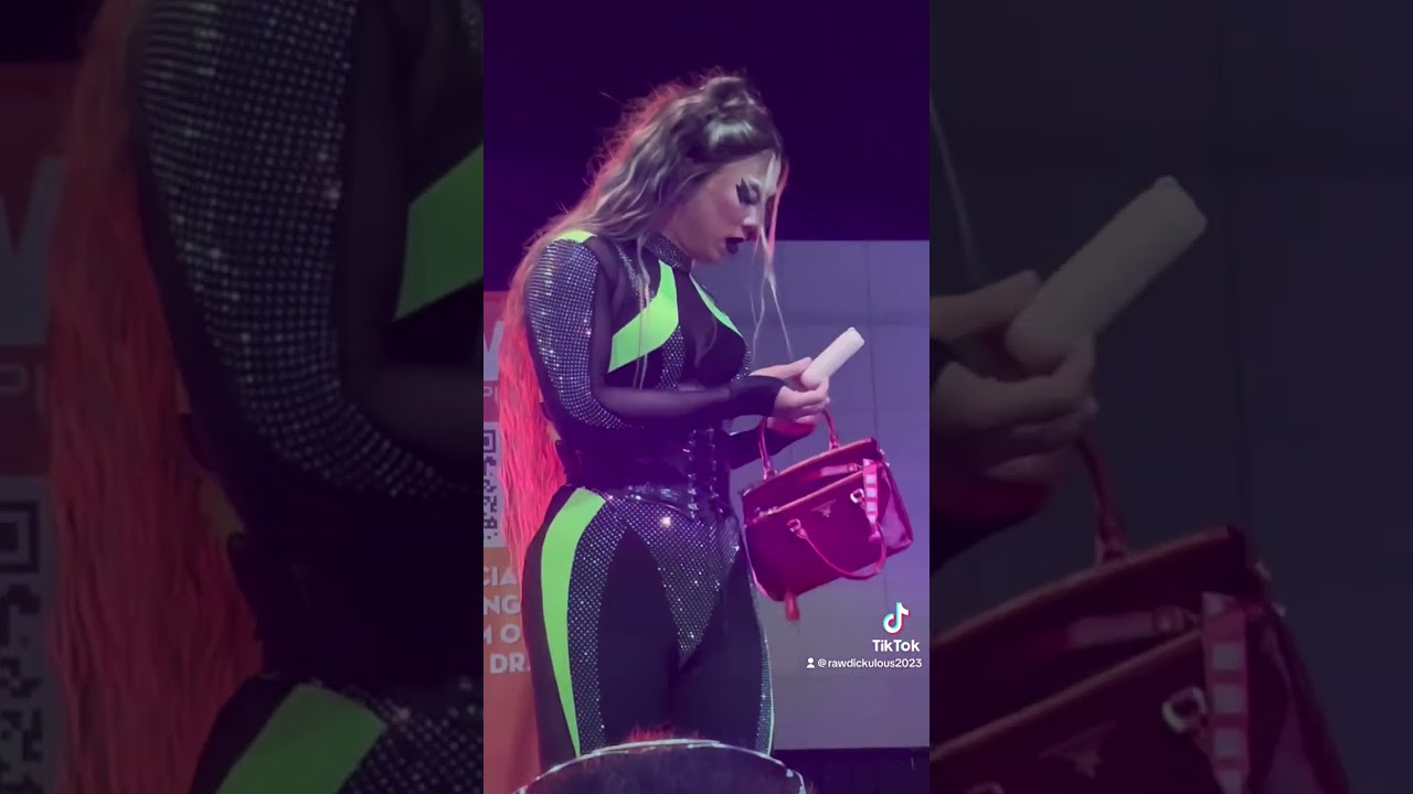 Pangina Heals performing @ Drag Con 2023