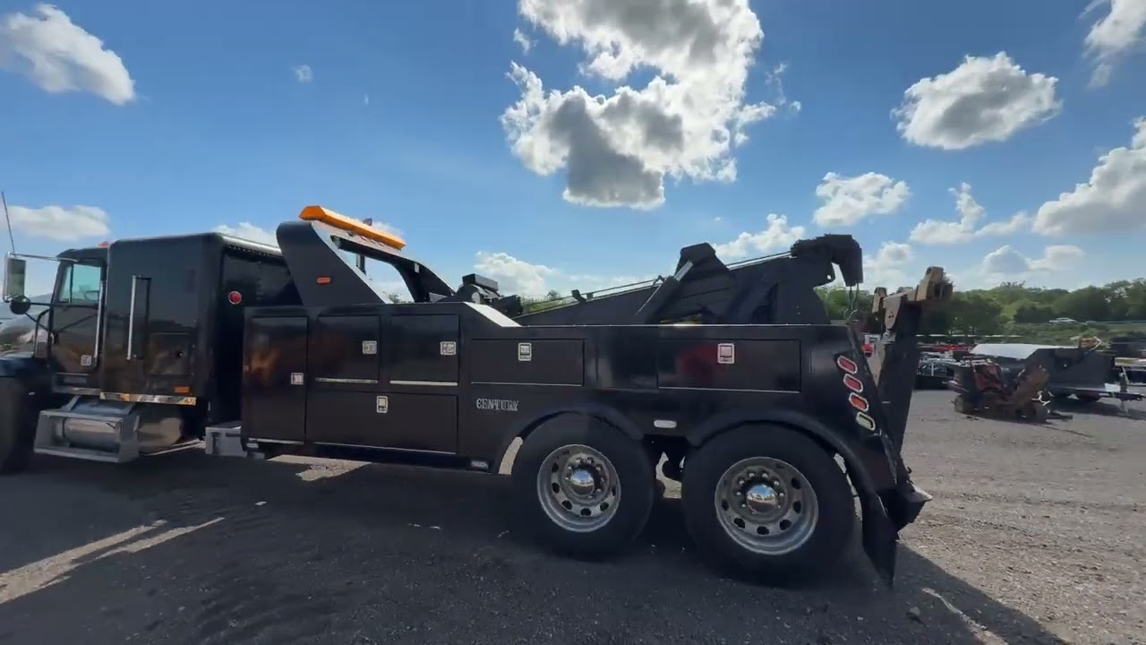 1993 FREIGHTLINER TANDEM AXLE 30 TON WRECKER