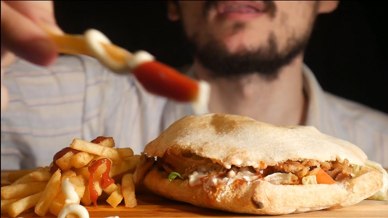 MUKBANG ITA | DONER KEBAB + PATATINE FRITTE EATING SHOW *ASMR WISPERING  + TAPPING