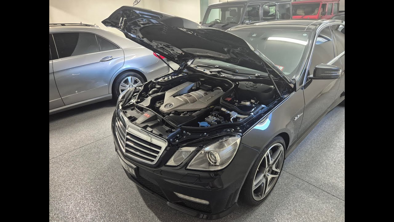 Mercedes W212 - Замена амортизаторов капота