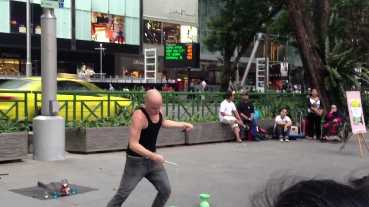 Diabolo Street Performer