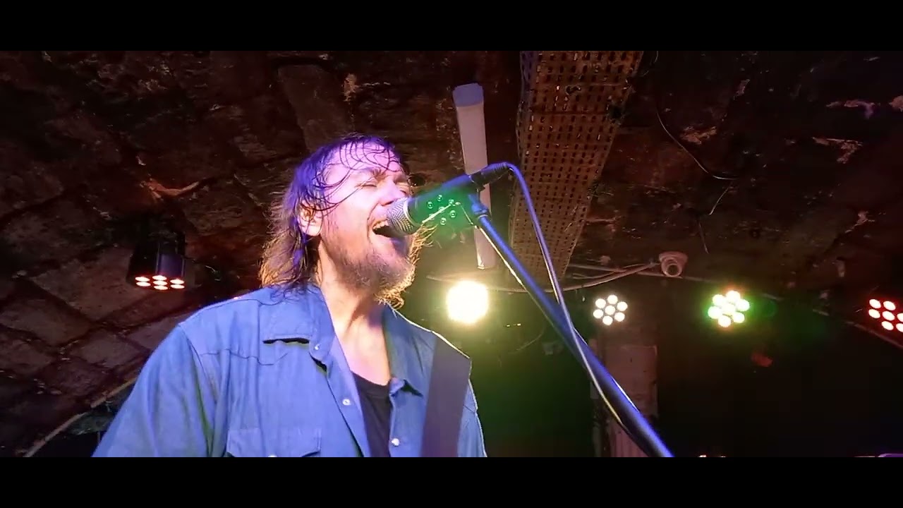 Johnny Casino Syndicat (Aus) aux Caves St Sabin le 21-05-25 2/2