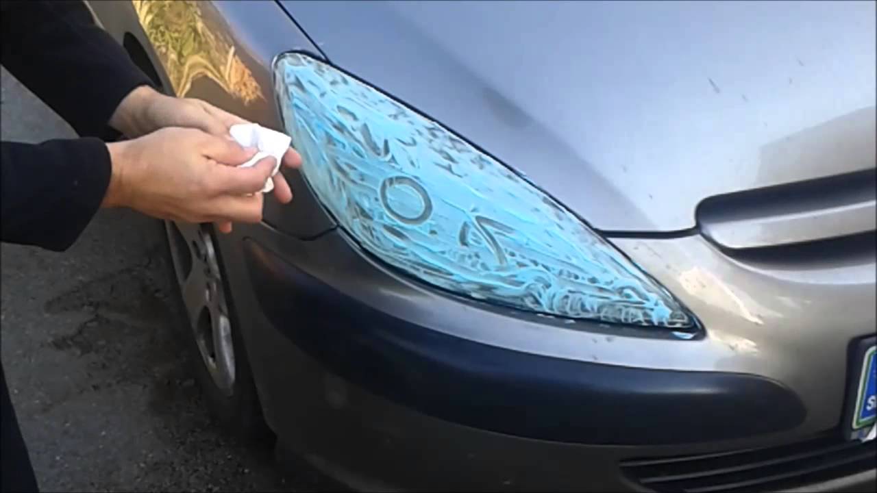 Poliranje avtomobilskih žarometov z zobno pasto