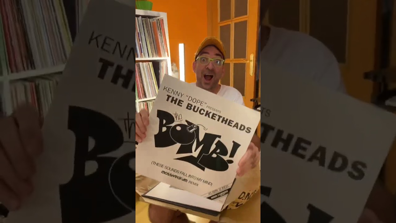 🎧 Unboxing of House Music Vinyl Records. Freshly delivered, newly pressed 12&rdquo; Maxi Singles 👏