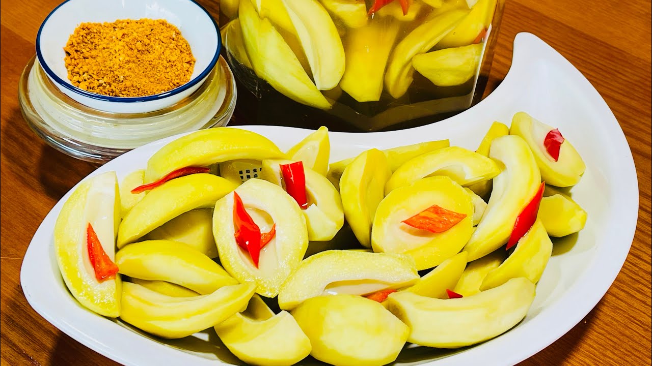 Nhà có xoài non hãy làm theo cách này đi dễ lắm mà ngon nữa