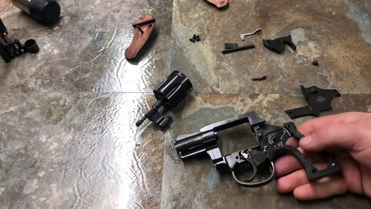 Купил револьвер Rock Island Armory M206, сломал его перед выстрелом, скоро будет обзор.
