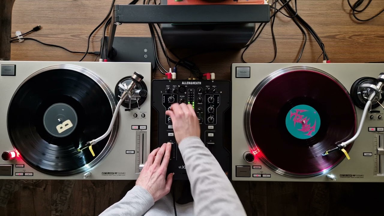 Eksyonix - Calm Breakbeat Vinyl Mix