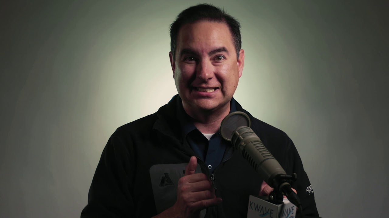 How to talk into a microphone - pro tips and microphone basics