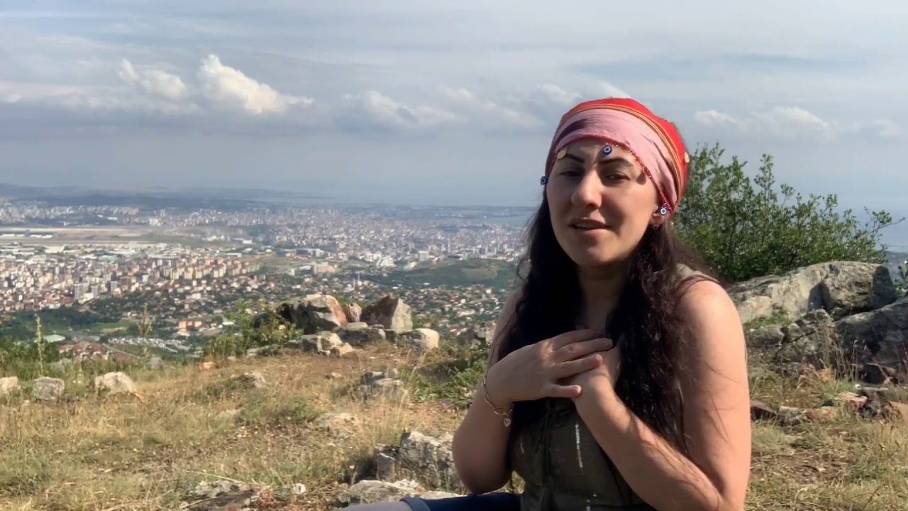 Gülerken gözlerim ağlar oldu / Yasemin Yıldız