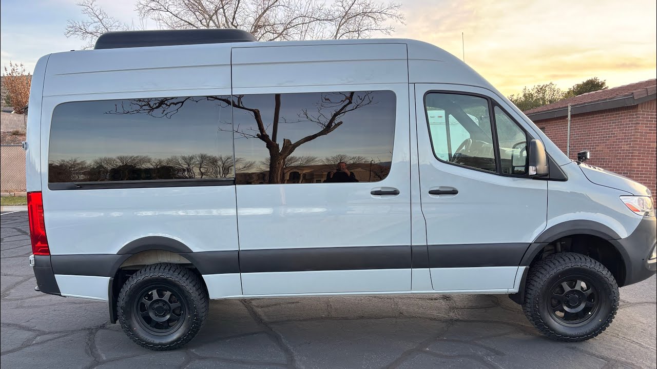 Buy this 2020 4 x 4 Mercedes-Benz sprinter 144￼
