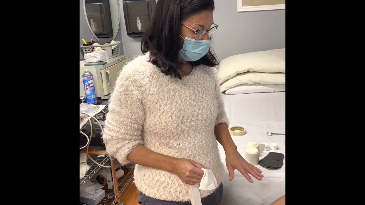 Bandaging an upper extremity with lymphedema