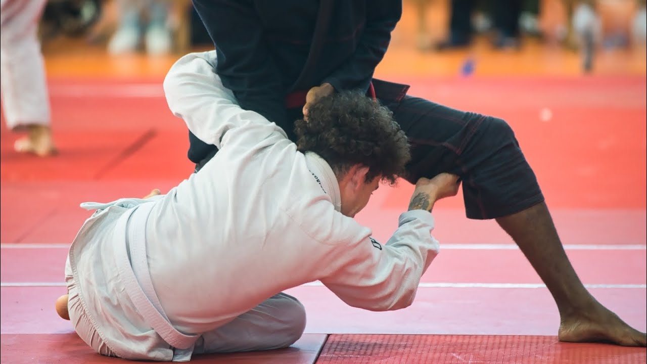 Escaping from a bad half guard position.