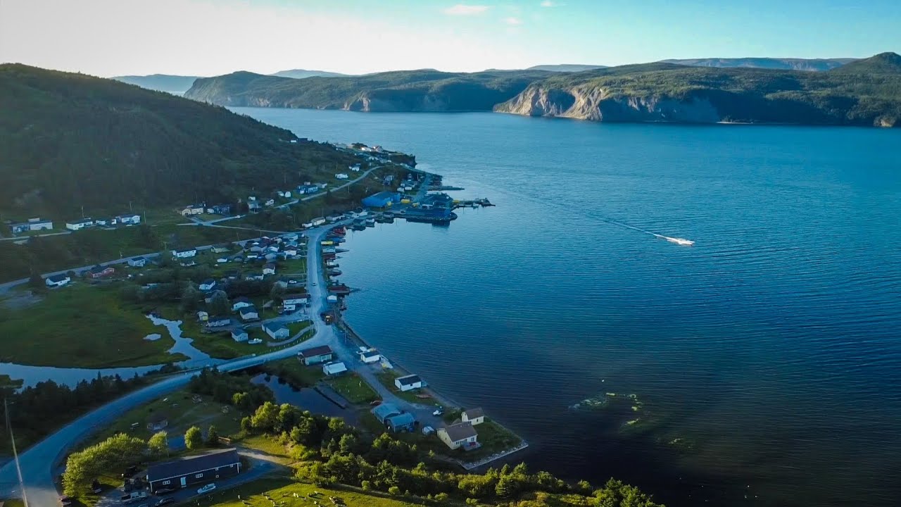 Visiting Cox's Cove, Newfoundland! (Music, Friends and Food!)