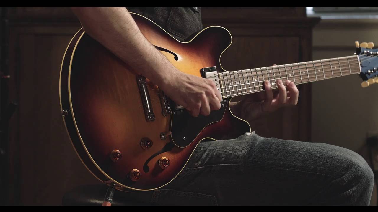 CR Guitars Features: Collings Custom Aged I35LC, Vintage Sunburst