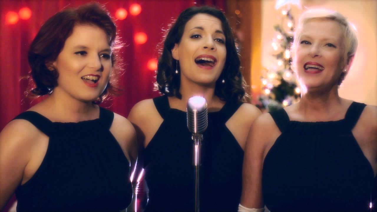Sweet System -  Christmas Medley - Noel in Paris - Keri Chryst, Martineke Kooistra, Fanny Werner