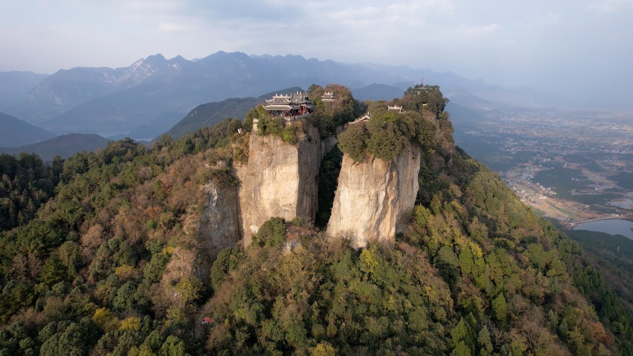 This Mountain in China Looks Impossible，Douchuan Mountain Exploration Trip｜4K