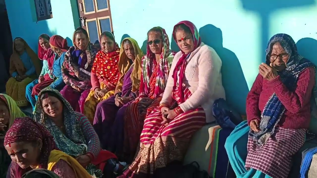 हमारे गांव में  ''मन्दाकिनी की आवाज़ '' ने महिलाओं द्वारा रिकॉर्डिंग की