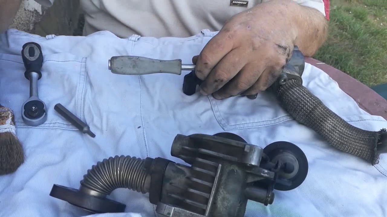 Fiat Stilo 1,9 jtd EGR tisztítás. Az autó nagyon kormolt ,és megtorpant