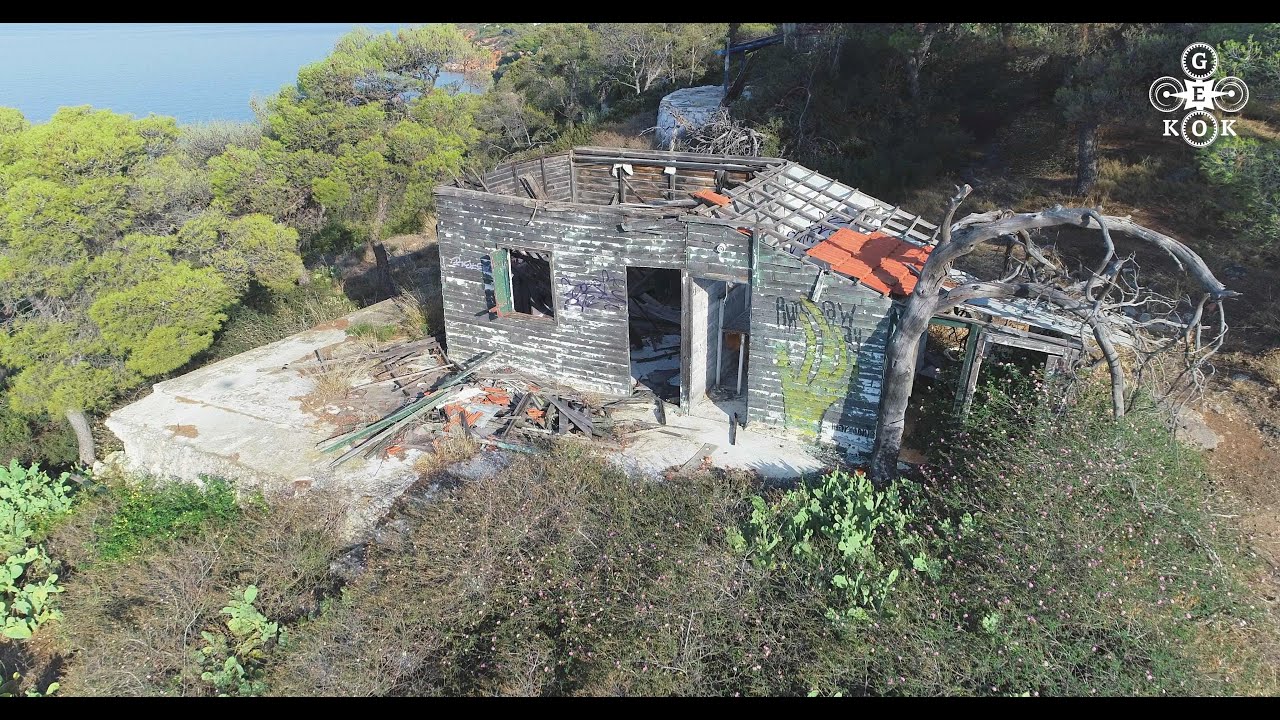Οι ακριβότερες παράγκες της Ελλάδας βρίσκονται στα βράχια της αθηναϊκής Ριβιέρας -drone video