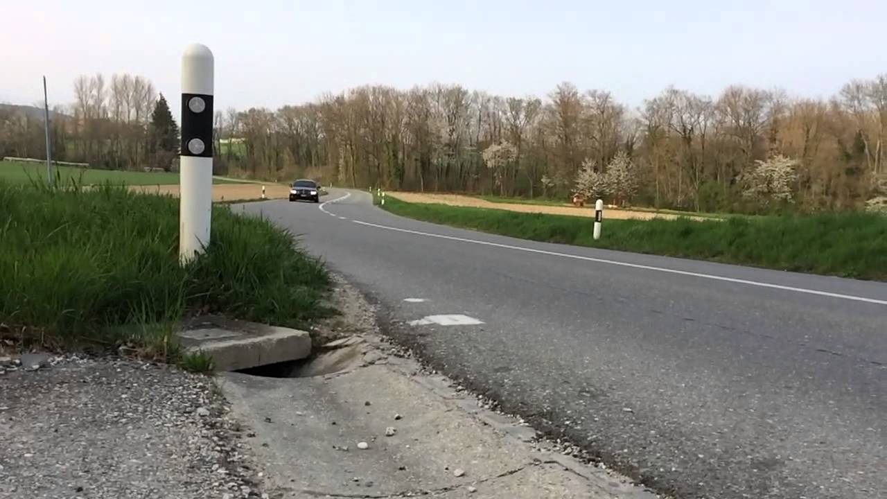BMW 335i N54 Akrapovic Loud sound