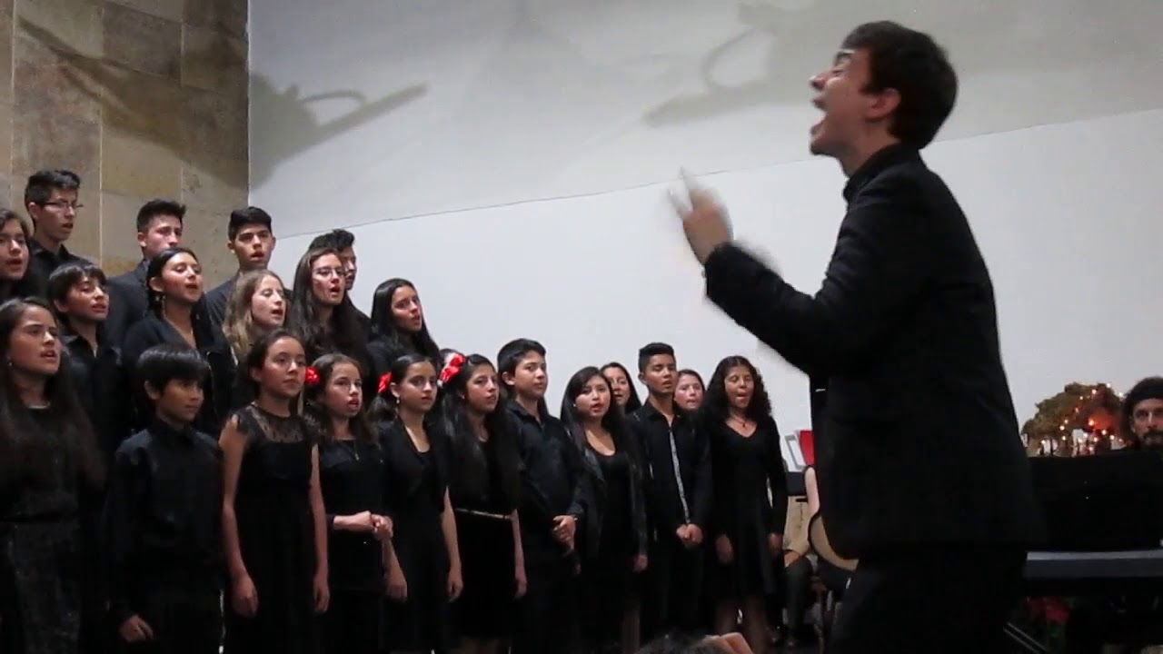 LUNA DECEMBRINA (Otilio Galindez) - CORO FUNDACIÓN NACIONAL BATUTA