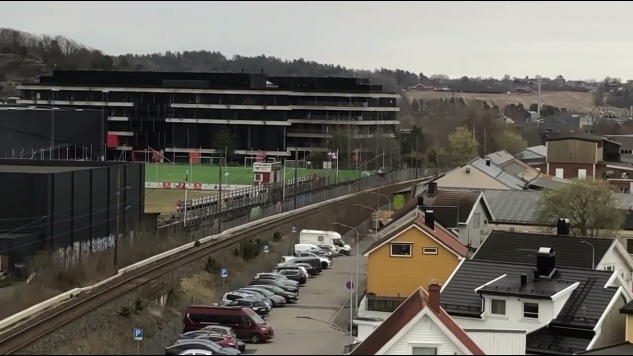 R&oslash;yk ute ved Framhallen💨💨💨