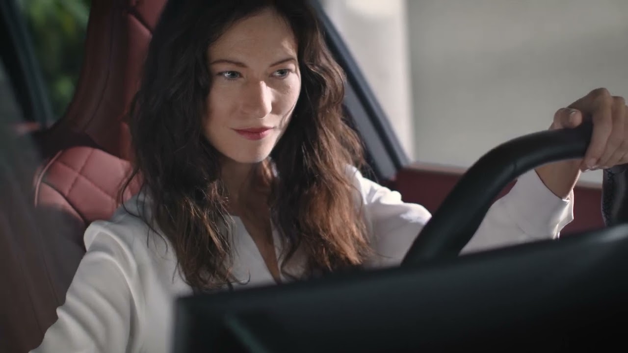 So konfigurierst Du das BMW Curved Display mit BMW Operating System 8. // BMW How-To