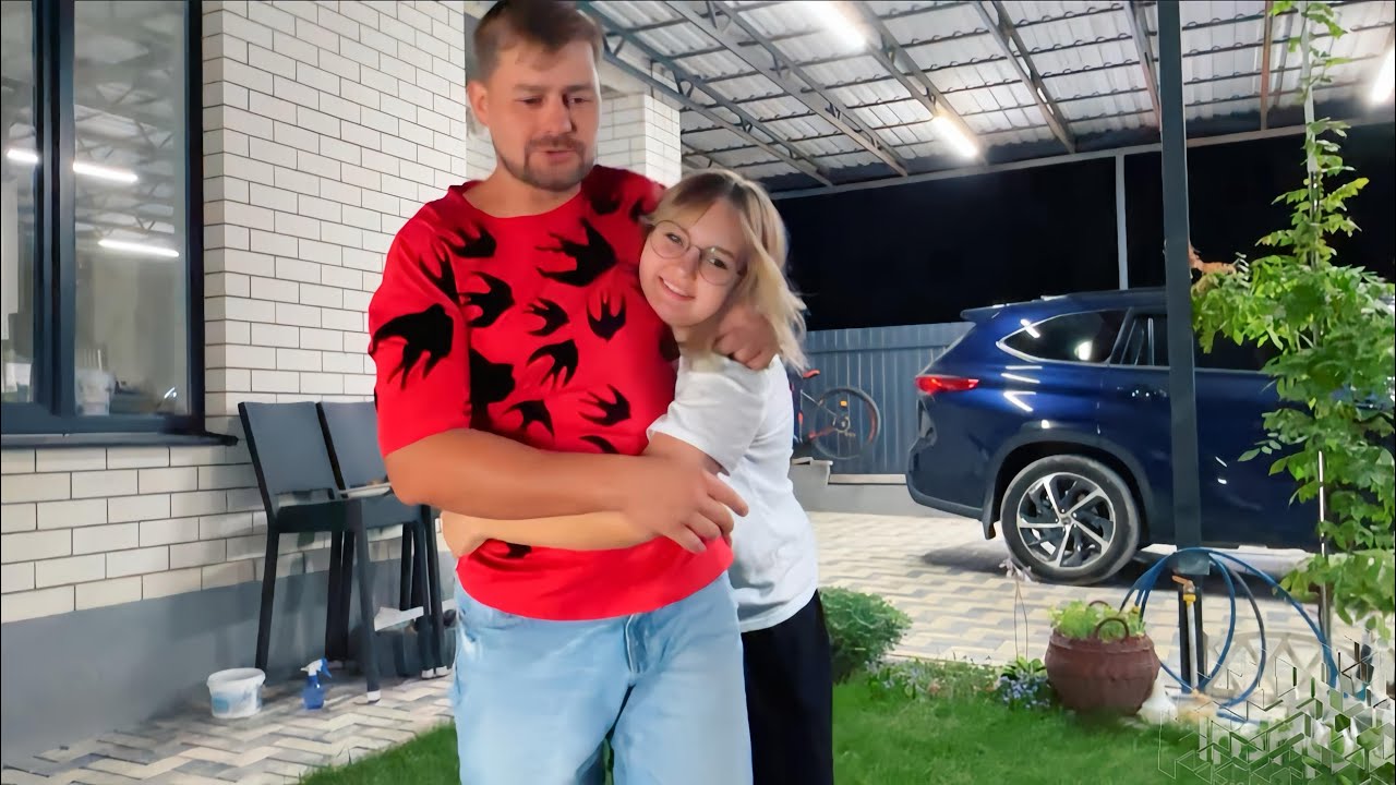 К нам приехали Алёна и Дима с детьми! Лёша готовит МАСТАВУ! Закормила МУЖА капустой 🥬 ! VLOG ВЛОГ