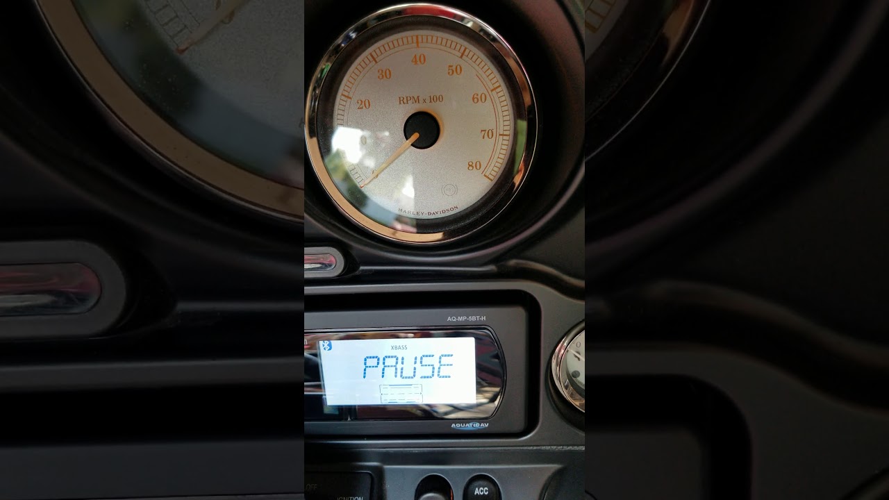2013 HD street glide  Aquatic av stereo installation  and focal speakers