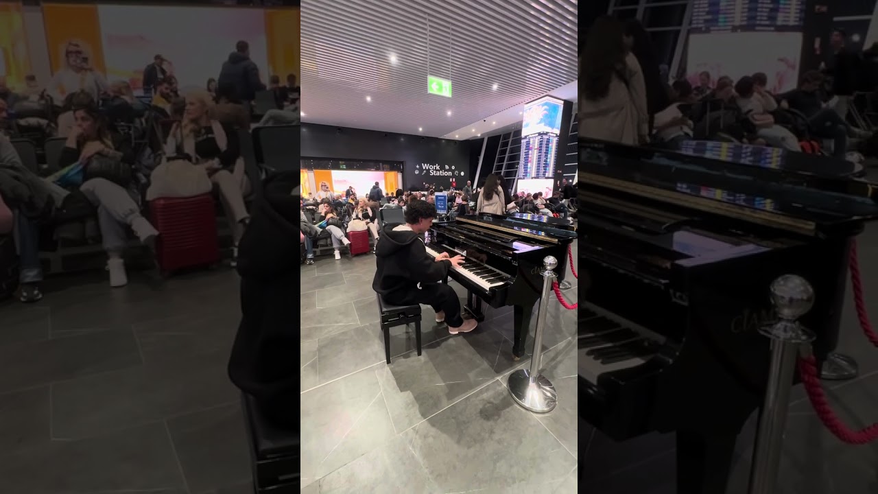 The Most Insane Interstellar Cover On A Public Piano in Rome (Fiumicino Airport)