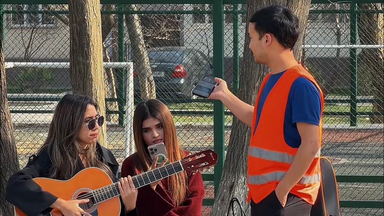 Qizlar ustidagi kiyimiga qarab momila qildi😢