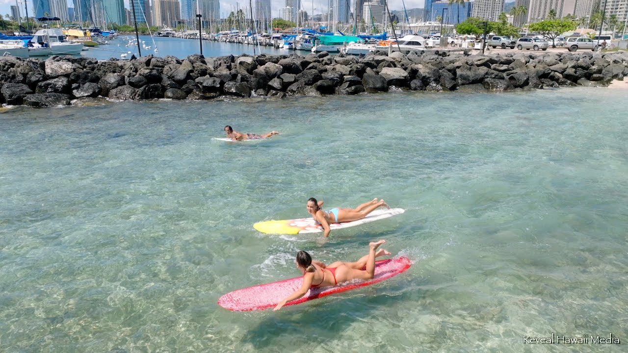The Girls Surfing Rockpiles (Sep 12, 2022)  4K