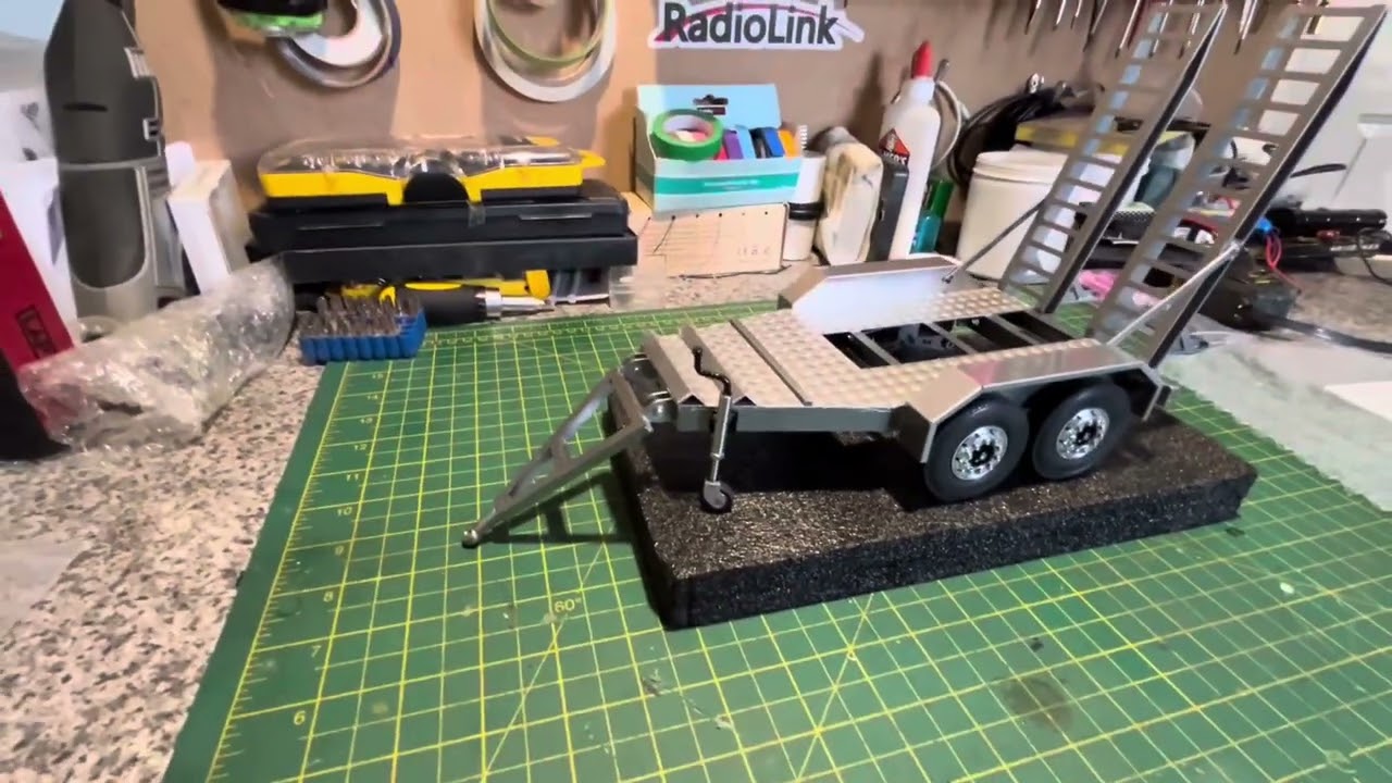 JX Models plant trailer